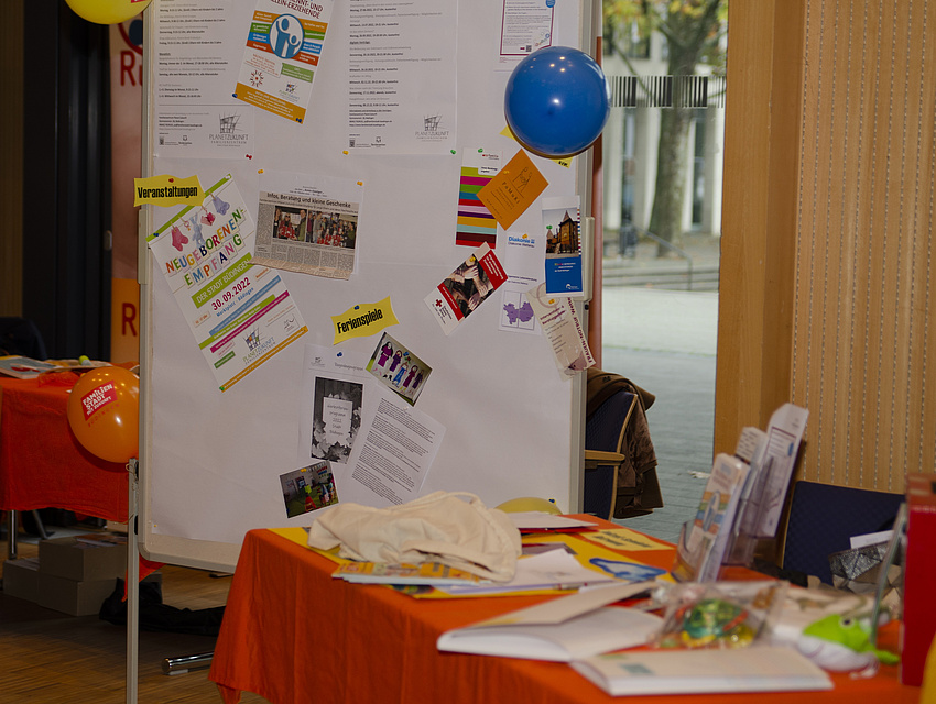 Stand mit Infomaterialien