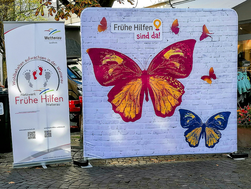 Fotowand und Roll UP Frühe Hilfen