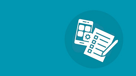 Türkisner Hintergrund mit Skizze eines Stiftes, Blockes und Handys.