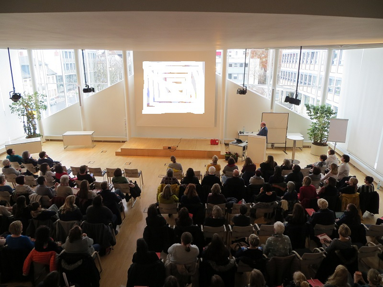 Blick in den Plenarsaal