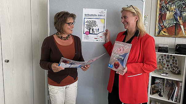 Erste Kreisbeigeordnete Stephanie Becker-Bösch und Annette Obleser von der Selbsthilfe-Kontaktstelle des Wetteraukreises Erste Kreisbeigeordnete Stephanie Becker-Bösch und Annette Obleser von der Selbsthilfe-Kontaktstelle des Wetteraukreises