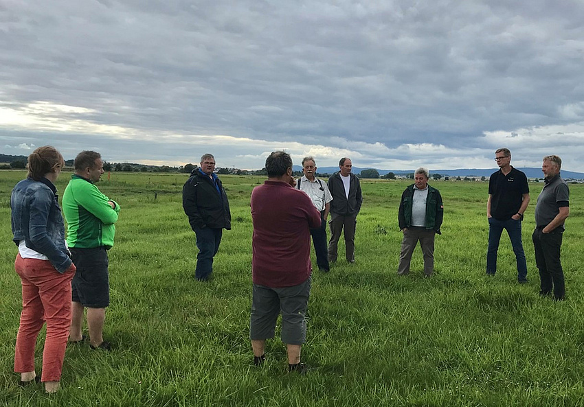 Feldbegehung im „Mähried bei Staden“ Feldbegehung im „Mähried bei Staden“