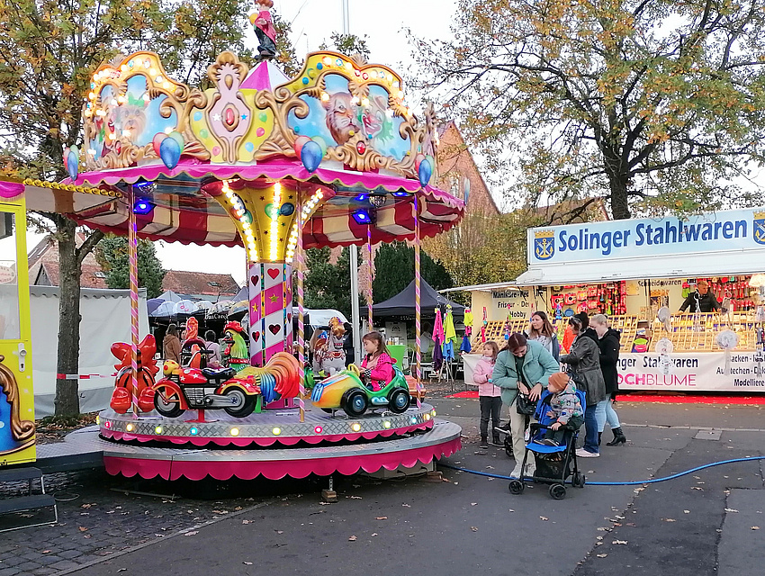 Nachbar Kinderkarussell
