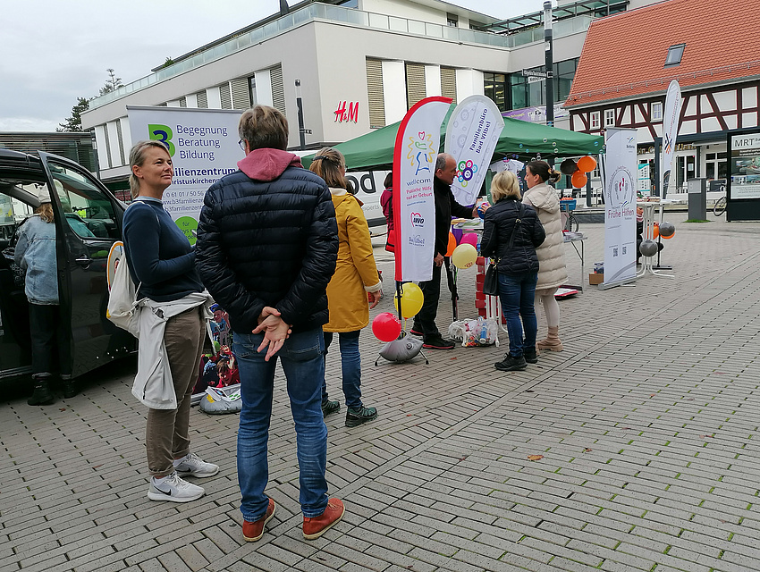 Gespräche am Stand
