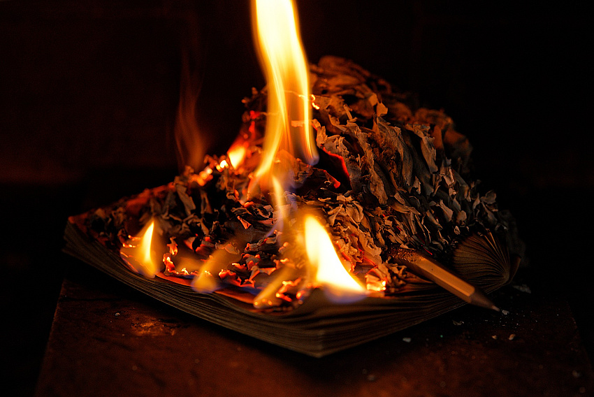 ein brennendes Buch