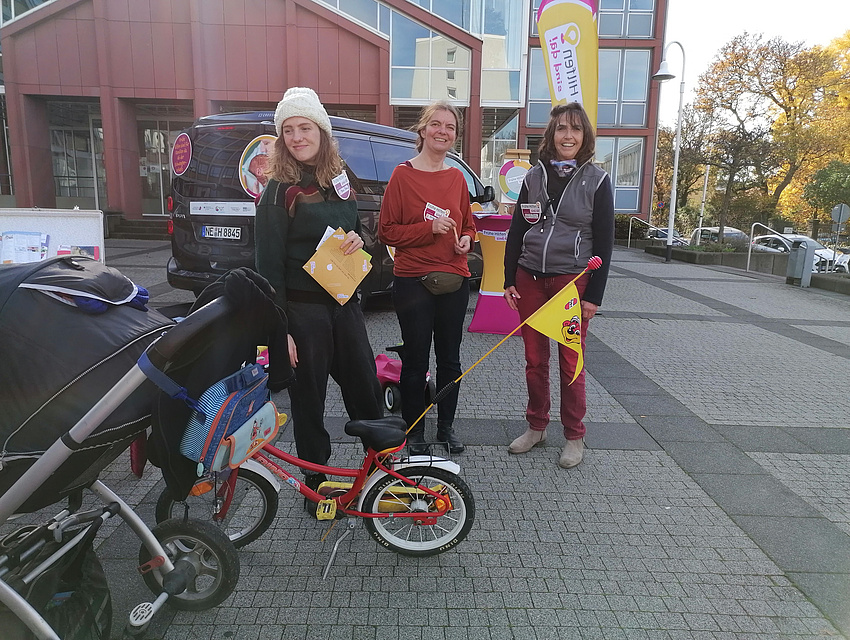 Team vor dem Kreishaus