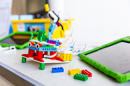 Aus der Workshopreihe "Unterrichten mit LEGO Education SPIKE", Foto: Wetteraukreis