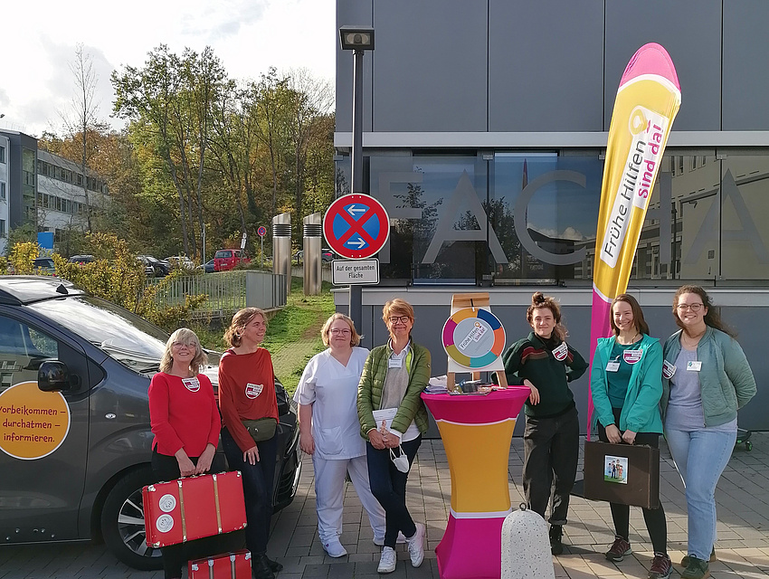 Vertreterinnen der Klinik reihen sich in das Netzwerk ein.