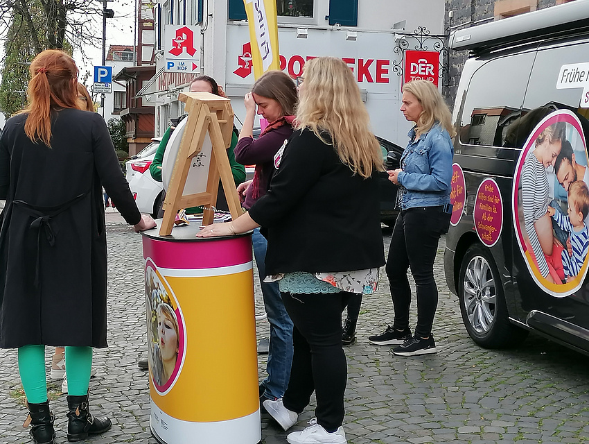 Am Infotisch mit Quizrad