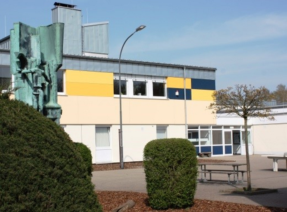 Schulgebäude von außen