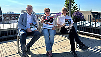 Freuen sich auf eine Woche voller inklusiver Highlights: [v.l.n.r] Erster Stadtrat Peter Krank, Ute König, verantwortliche Mitarbeiterin für Inklusion beim Familienbüro, und Jochen Mörler, Fachbereichsleiter für Soziales, Gesundheit, Kultur und Sport.