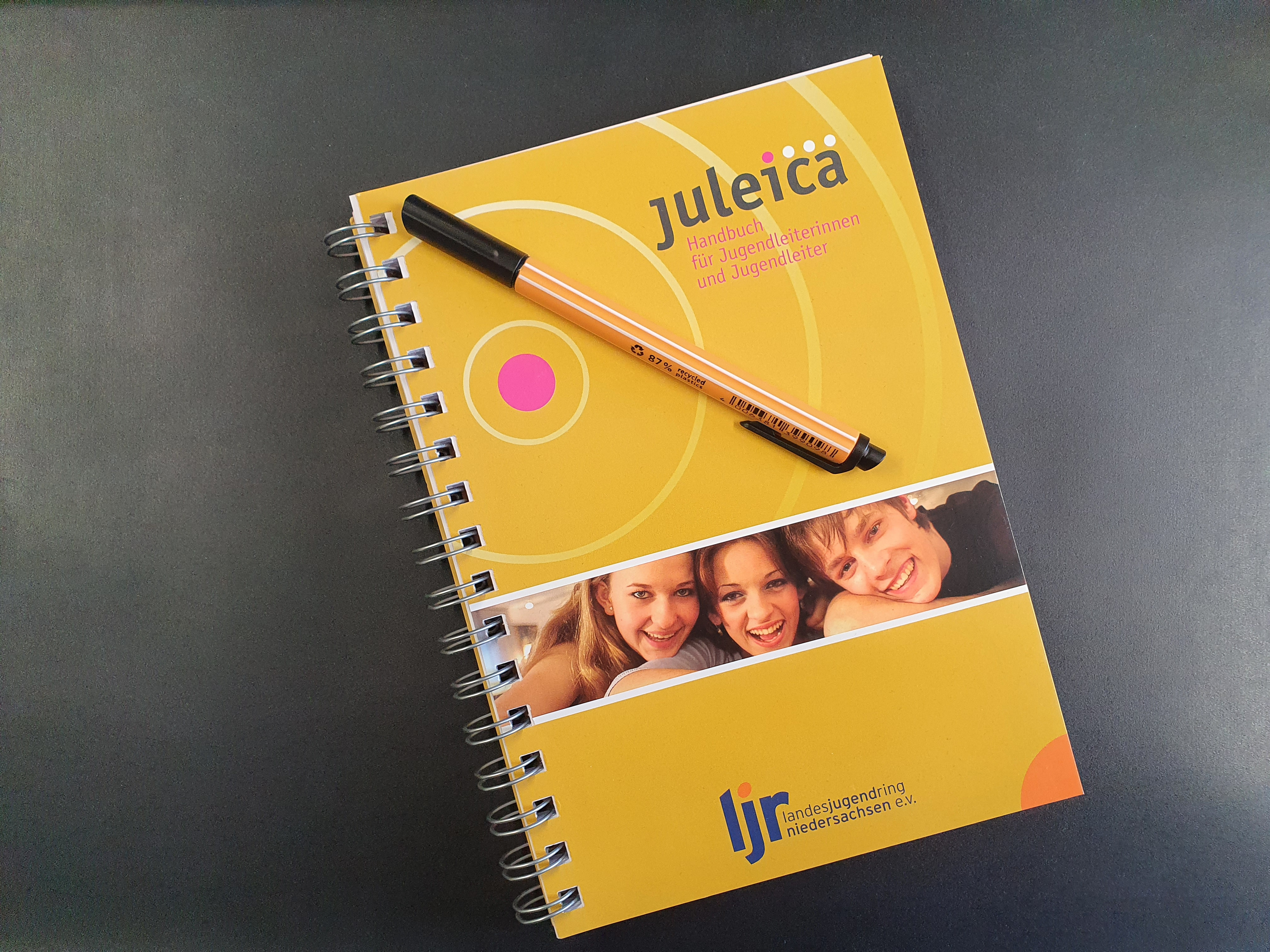 Juleica-Handbuch mit Stift